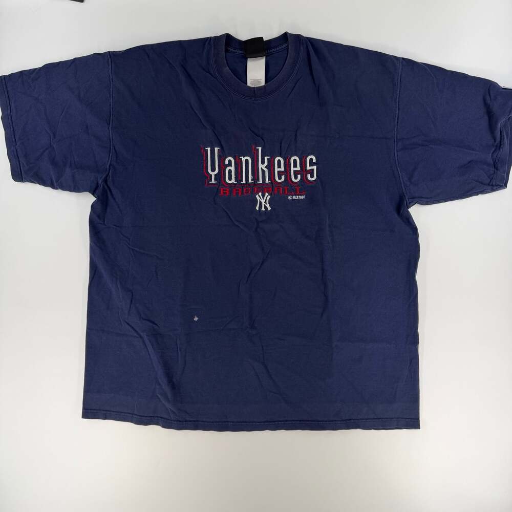 0763 2XL Vintage 1997 New York Yankees Embroidered Navy T-Shirt